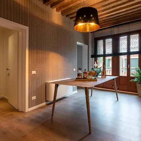 Casa de hóspedes La Finestra Sulle Beccarie 2*