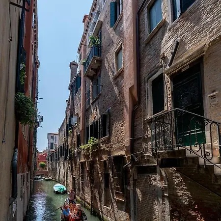 La Finestra Sulle Beccarie Affittacamere 2*