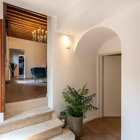 La Finestra Sulle Beccarie Guest house 2*